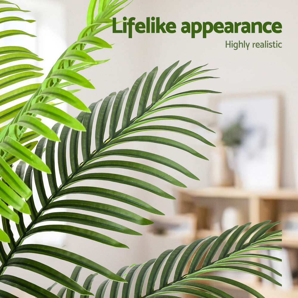 Close-up of a green leaf with 'Lifelike appearance' text overlay